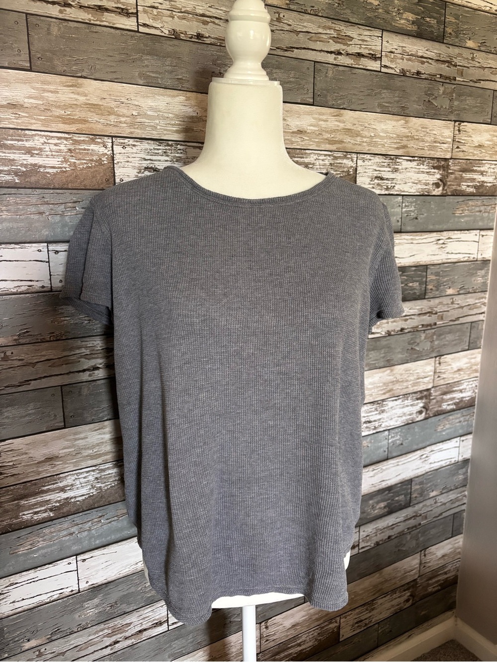 Lululemon Gray Waffle Knit Crewneck Relaxed Fit Short Sleeve Shirt Womens 8